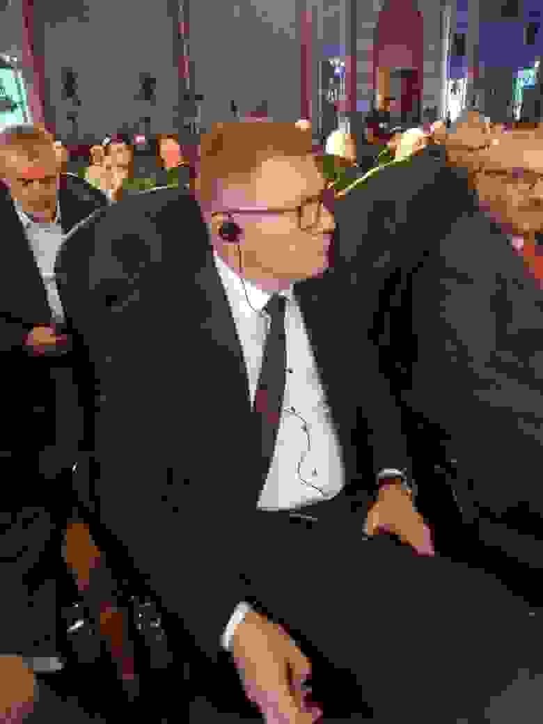 مترجم فوري صينى عربي